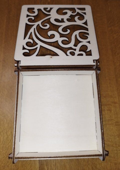 Boite en peuplier 110x110x25 Lilybox