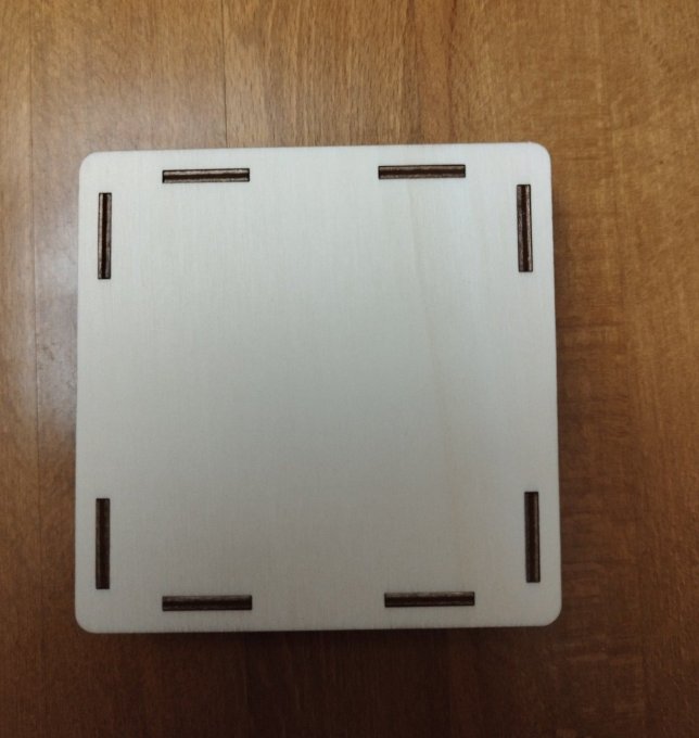 Boite en peuplier 110x110x25 Lilybox