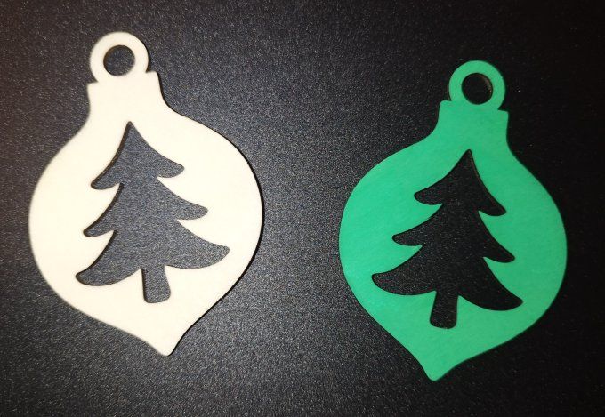 Déco à suspendre motif sapin 