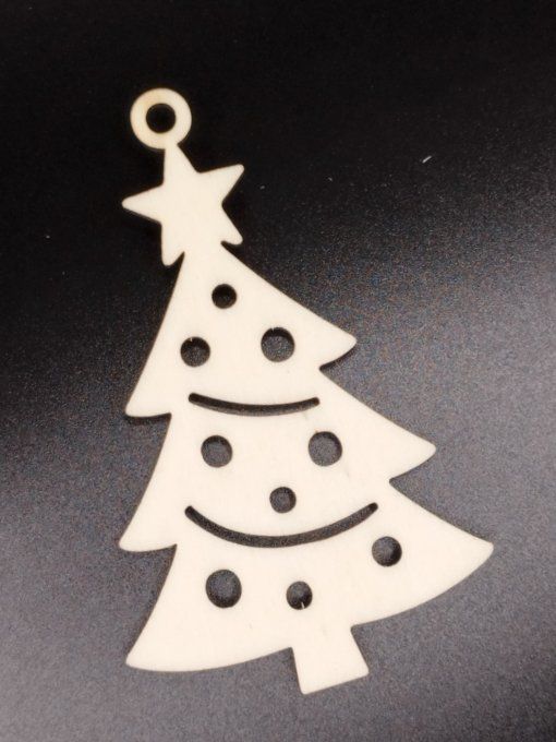 Déco forme sapin  étoile à la cime