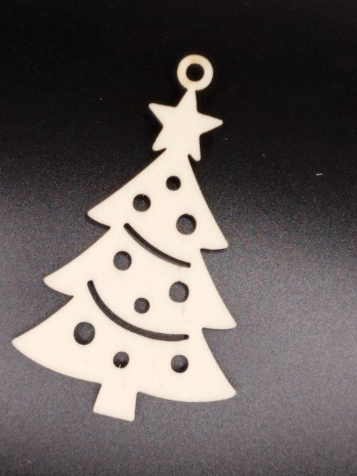 Déco forme sapin  étoile à la cime