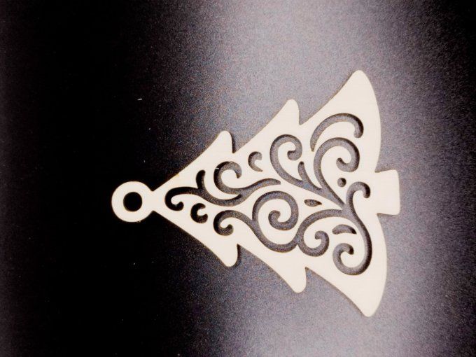 Déco forme sapin  6 branches motifs liseret