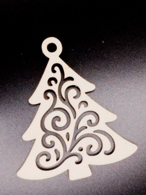 Déco forme sapin  6 branches motifs liseret